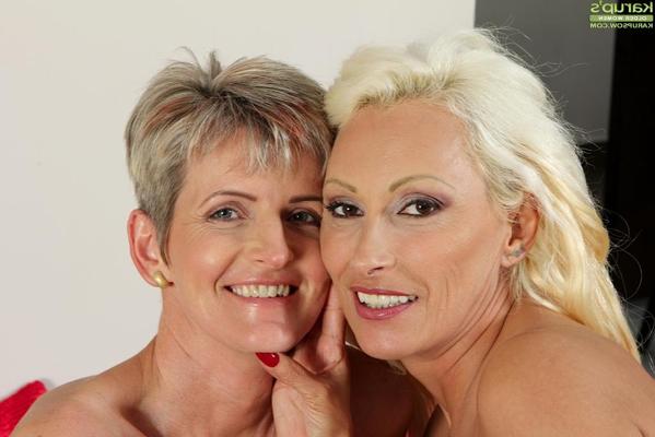 16P Mature lesbians Melanie and Sandy Saxx fingering granny pussy after kissing