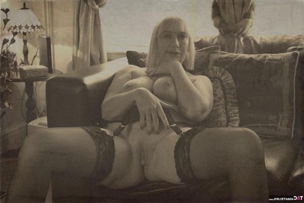 16P Older British lady Barby Slut gets naked in a garter belt and nylons