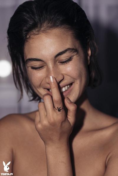 17P Top notch short haired model Milena flaunts her impressive body