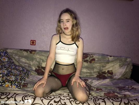 20P Bootylicious teen amateur posing butt naked and in her panties and pantyhose