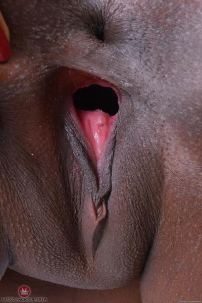 20P Sexy teen Daya Knight spreads her delicious black pussy up close