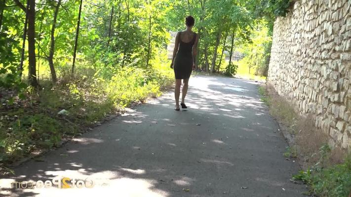 15P Caucasian chick Ali Bordeaux takes a badly needed pee while out for a walk