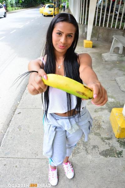 20P Hottie Indira Uma shows her oral and cock fucking skills to a local dude