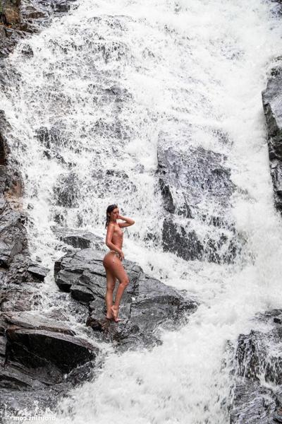 20P Sexy brunette Candice Demellza goes topless while teasing in a bikini outdoors