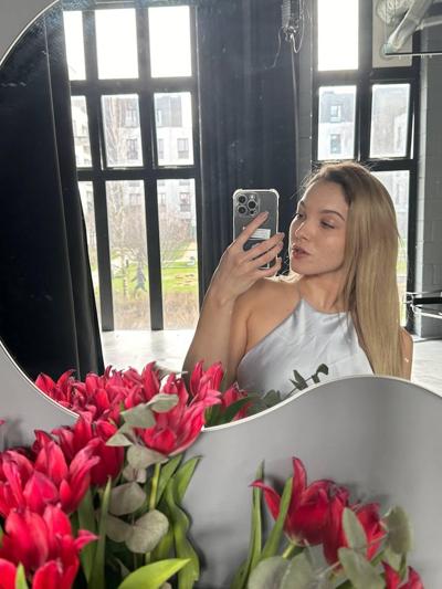 12P Glamorous OnlyFans babe All About Diana posing provocatively in a solo