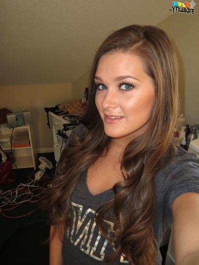 17P Hot American girl Abby Cross tries on various revealing outfits