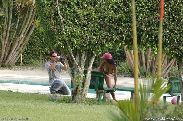 15P Cute Latina girl Mariana gets naked to masturbate on a public bench