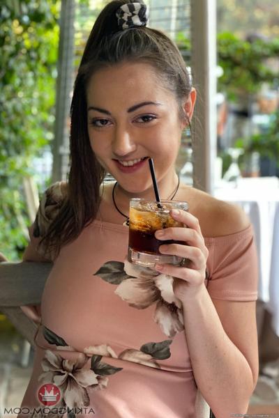 20P Slutty amateur schoolgirl Lily Adams fingering her holes up close