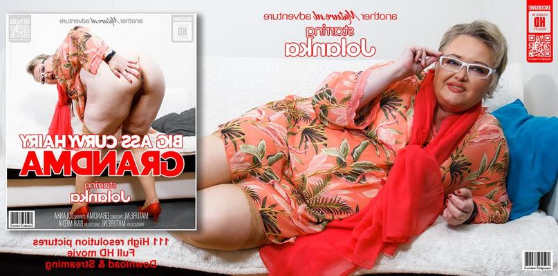 11P Old woman Jolanka masturbates with a vibrator after licking a nipple