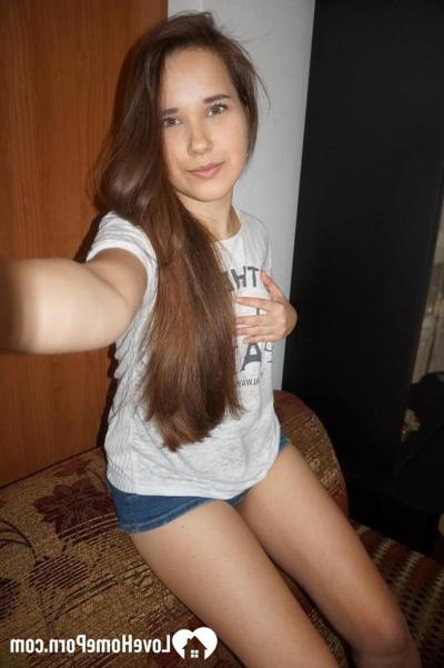 19P Beautiful amateur takes hot nude selfies while trying out her sexy outfits
