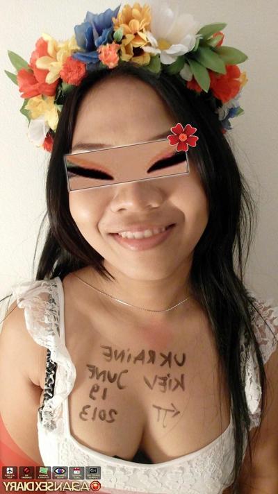 15P Petite Asian sex worker gets fucked by a visiting sex tourist