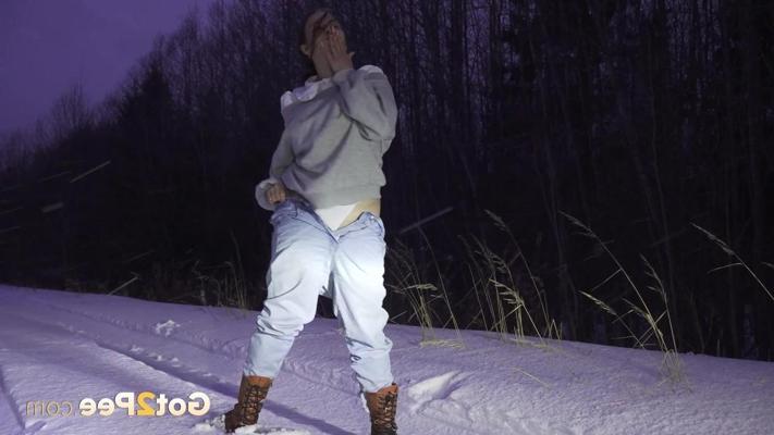 15P Jessica Stone gets caught taking a piss on snow-covered ground at night