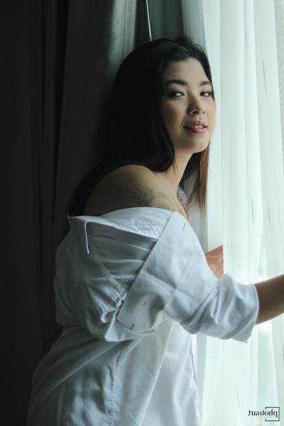 14P Beautiful Asian babe flashes her tiny tits while teasing in a shirt
