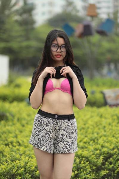 20P Petite Asian model with glasses Natalia teases with her cleavage in public