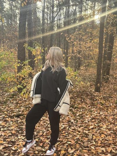 17P Glamorous teen Blondie Wiki posing in her great solo compilation
