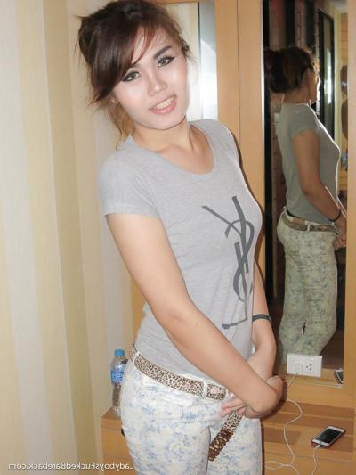 16P Ladyboys Fucked Bareback performed by Aum Nude Porn Pics