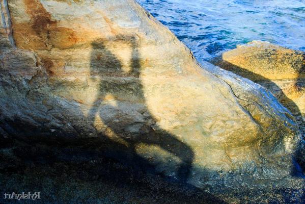 15P Blonde teen Chanel Fenn takes off her shirt to get totally naked at the ocean
