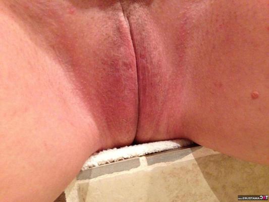 20P Older amateur Busty Bliss finger spreads her pink vagina after showering