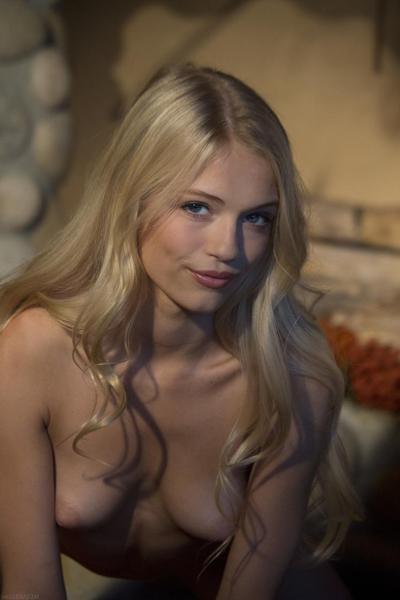 20P Skinny hottie Alex Grey shows her beautiful naked body with sweet tiny tits
