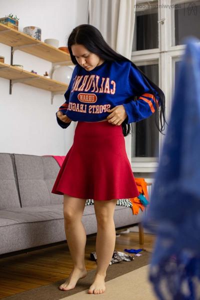 20P Australian honey Anca flashes her bushy twat while changing her clothes