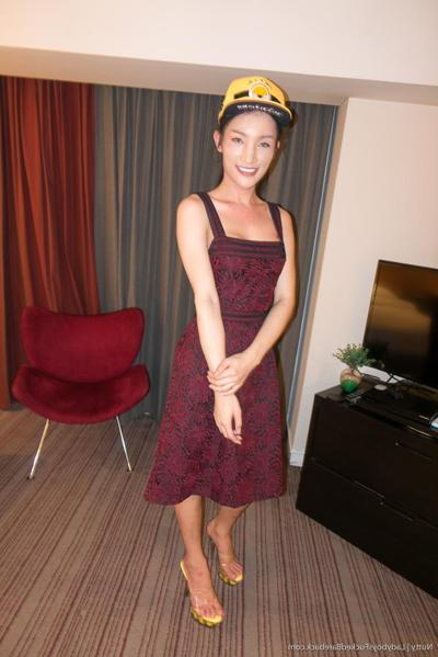 16P Ladyboys Fucked Bareback performed by Nutty Porn Pics