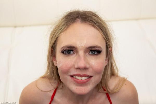 20P Busty British MILF Rebel Rhyder poses in her red bikini, stockings & heels