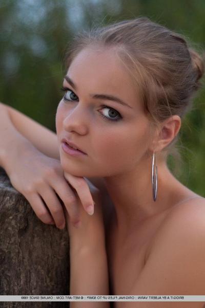 18P Pretty Euro girl Bridgit A demonstrates tight ass and spread twat on beach