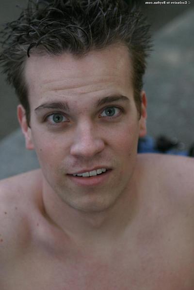 18P Gorgeous gay boy Jeffrey stripping and masturbating at the park