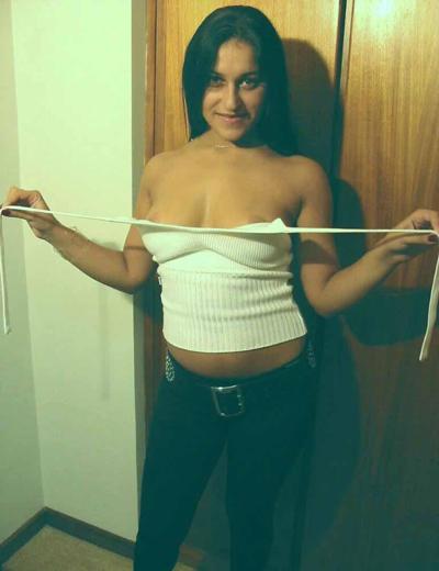 12P Indian chick displays her firm breasts during a solo engagement