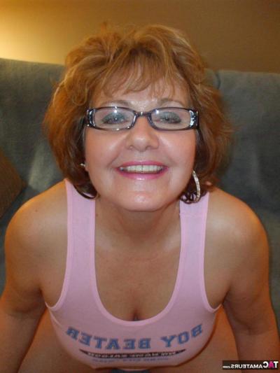 20P Busty older lady Busty Bliss pleasures a small cock during POV action