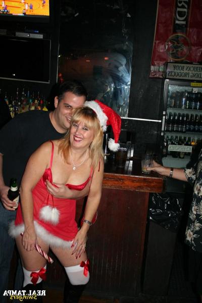 20P Sweet amateur mom Double Dee flaunts her big tits with her friend in a club