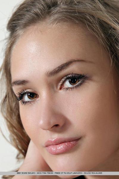 18P Sweetie in black lingerie and boots Emilia A displays a hot clitoris close up