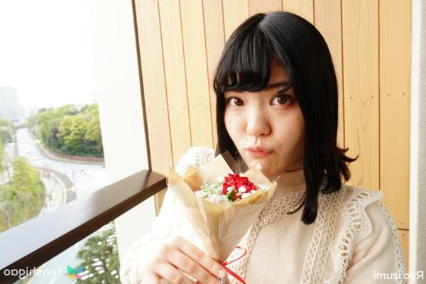 15P Adorable Japanese girl Ryo Izumi holds a bouquet during non-nude action