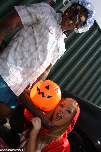 17P Petite Halloween hottie Laci Laine in costume gets a big black treat