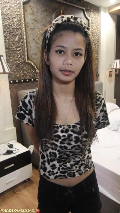 20P Petite Asian babe Oam B shows her bald cunt before enjoying some POV sex