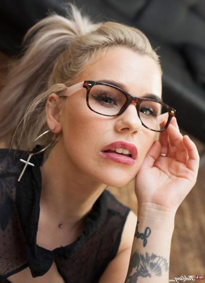 12P Hot blonde Jade takes off her high heels while fully clothed