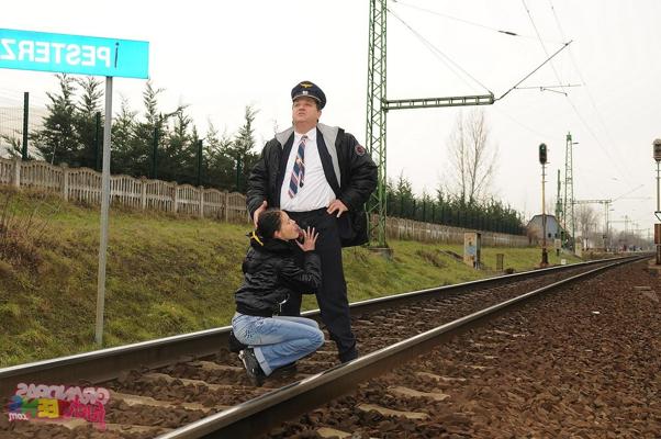 17P Amateur slut Amanda Baby pays for train ticket by sucking off old conductor