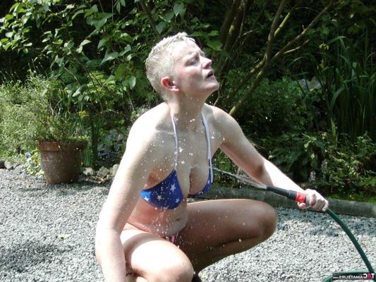 16P Mature blonde woman Tiffany Pearl masturbates with a dildo in a backyard