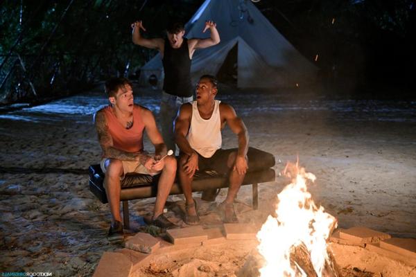 20P Gay men Liam Cyber, Drake Von & Jayden Marcos have a spit roasting anal 3some