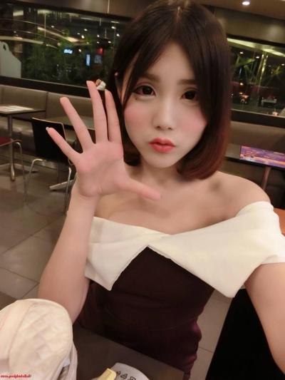 20P Hello Ladyboy 