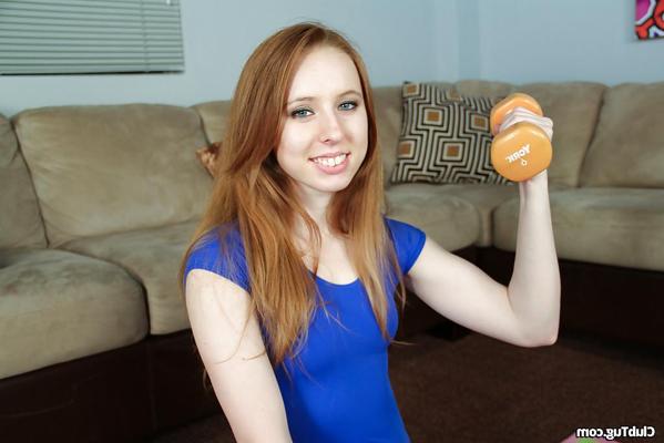 16P Sporty teenage floosie has some handjob fun with her naughty coach