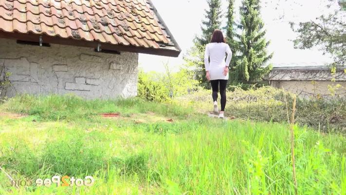 15P White girl Victoria Daniels pulls down black tights to pee outside of a chalet