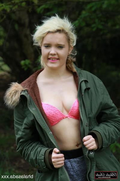 15P Lovely blonde amateur strips off her jacket and poses in her pink bra & pants