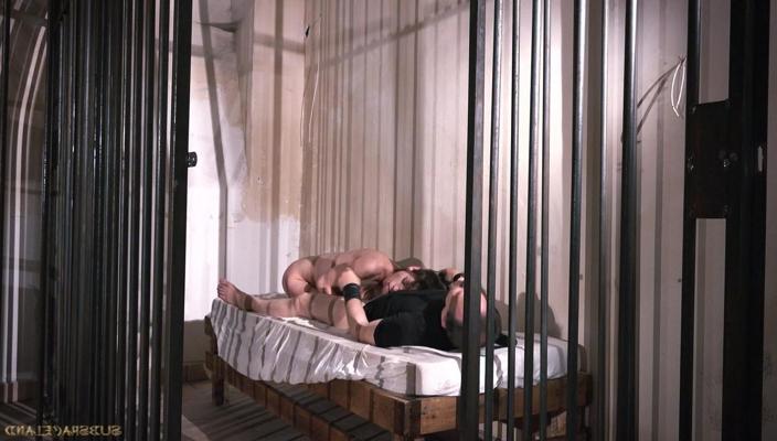 18P Master visits slave Arwen Gold in a cage and fucks mouth after punishes her