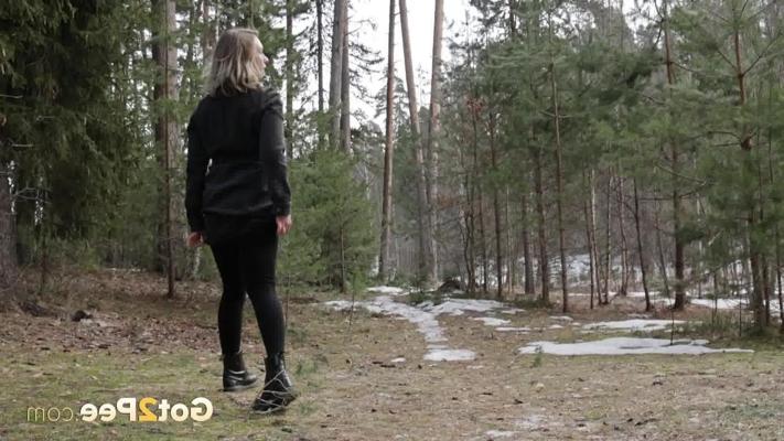 15P Blonde girl Alice Klay gets caught with her leggings down while taking a piss