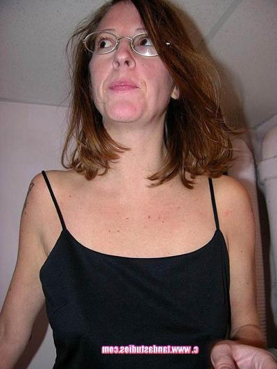 20P Petite amateur MILF with glasses Elise fucking her tight pussy with a toy