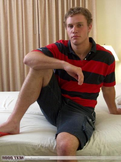 20P Hot amateur homosexual Ryan strips his clothes and pulls out his dong