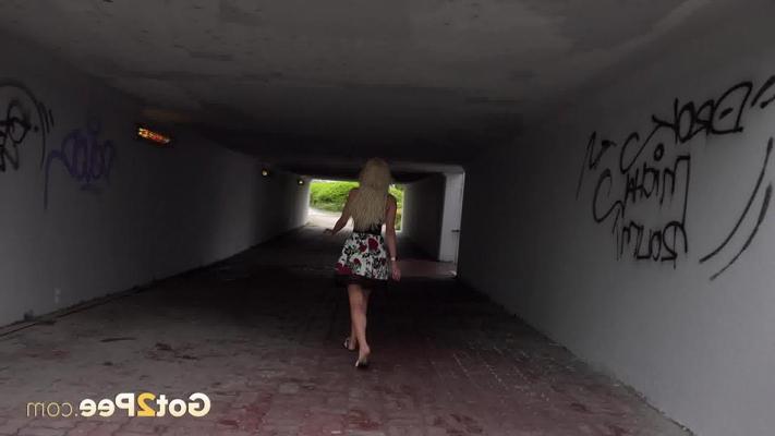 15P Blonde girl Emily Bright takes a piss on steps after being caught short
