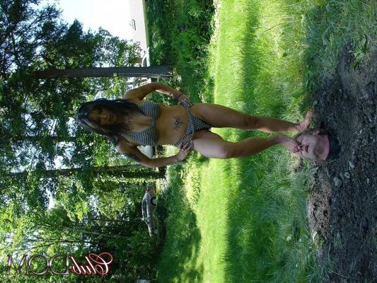 20P Ebony MILF Dante Posh and kinky domme AIE whip an old guy outdoors