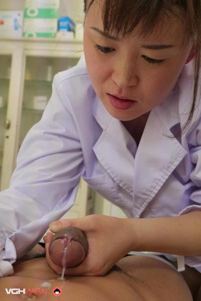 15P Japanese nurse Sayaka Aishiro gives a patient a blowjob and handjob